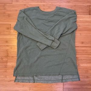 Long sleeved t-shirt.